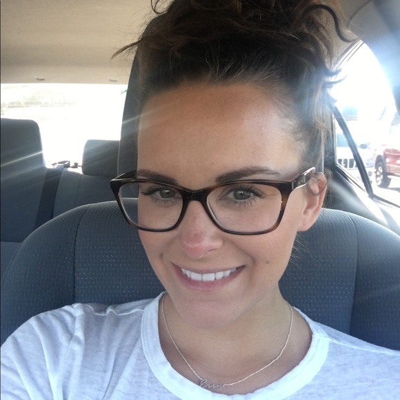 Meet your Posher, Erin - Picture 1 of 1